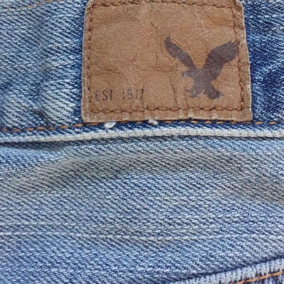 American Eagle Light Wash Denim Shorts - Picture 5 of 9